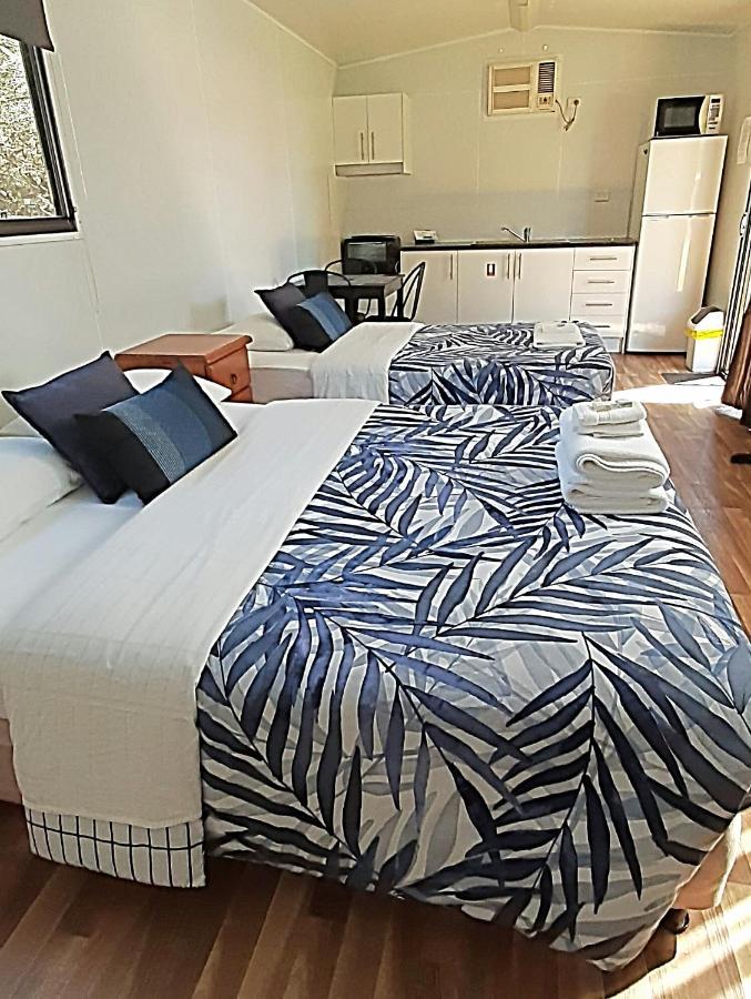 Mt Larcom Tourist Park Hotel Mount Larcom Ngoại thất bức ảnh