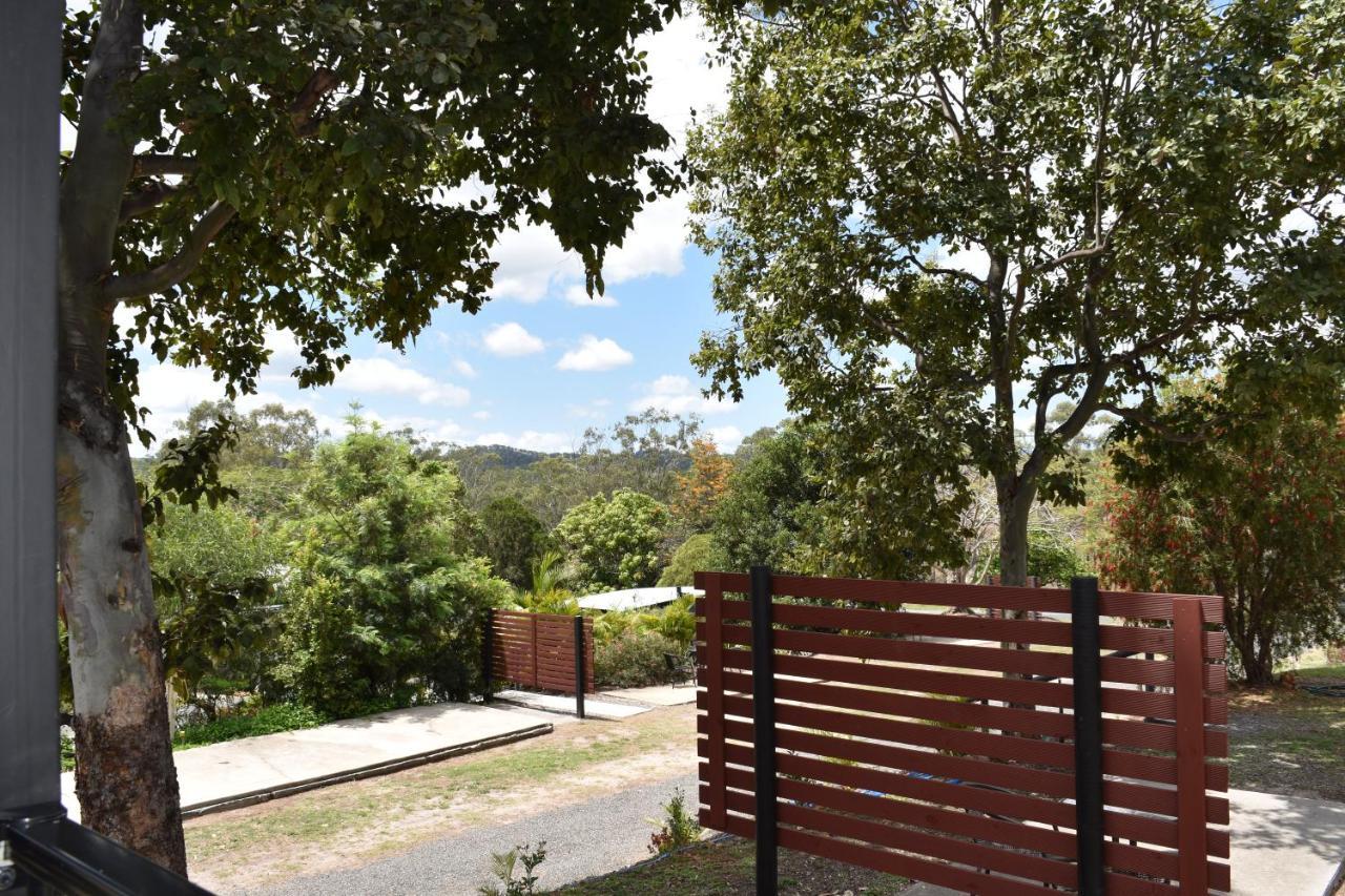 Mt Larcom Tourist Park Hotel Mount Larcom Ngoại thất bức ảnh